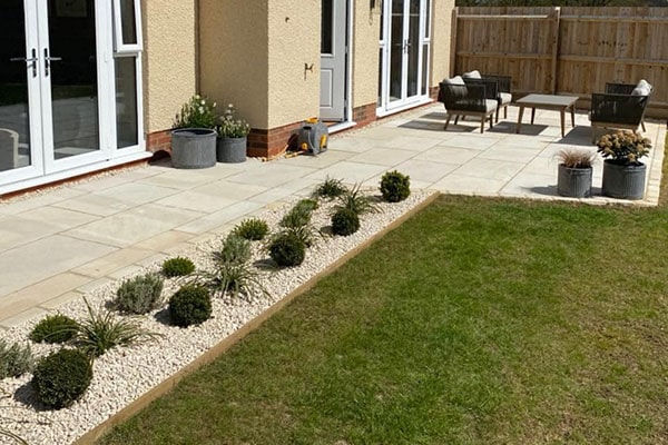 Top-rated-Landscaping-Experts.jpg<br />
